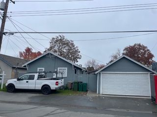 421-1/2 E Elm St, Lodi, CA 95240