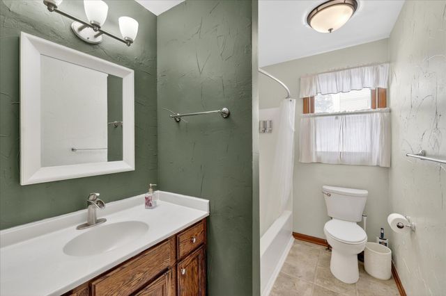 4679 Briarhill Drive, Portage, MI 49024