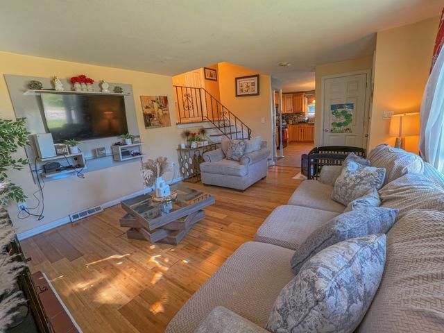 19 Anawan St, Brockton, MA 02302
