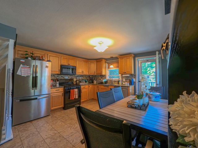 19 Anawan St, Brockton, MA 02302