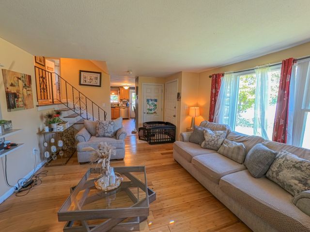 19 Anawan St, Brockton, MA 02302