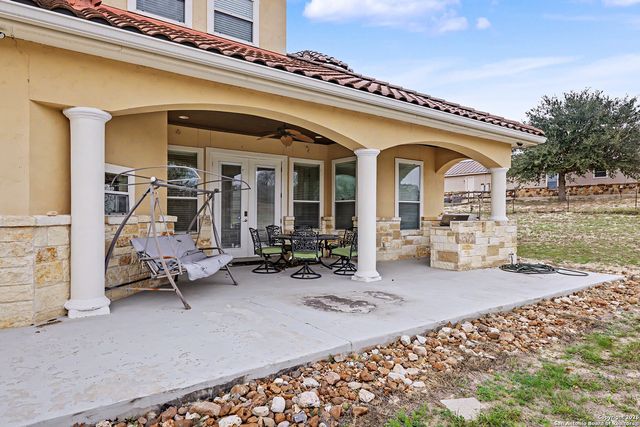 113 Abrego Mount, Floresville, TX 78114