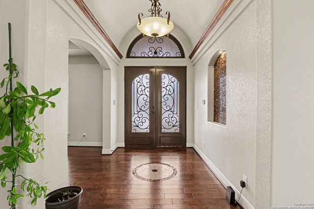 113 Abrego Mount, Floresville, TX 78114