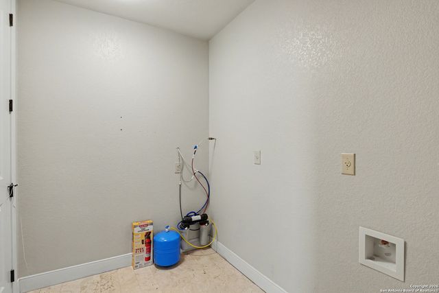 113 Abrego Mount, Floresville, TX 78114