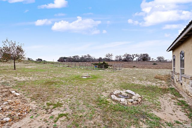 113 Abrego Mount, Floresville, TX 78114