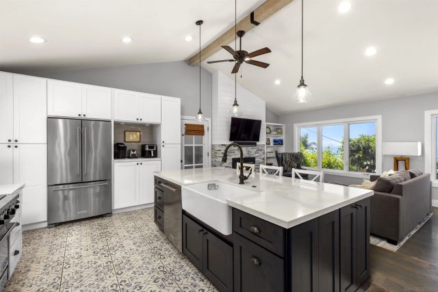 2416 Oxford Avenue, Cardiff, CA 92007