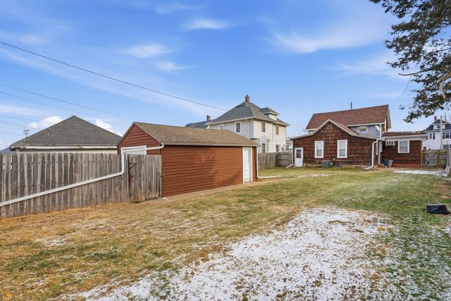 411 39th Street, Moline, IL 51265