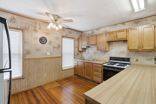 411 39th Street, Moline, IL 51265