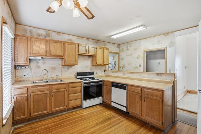 411 39th Street, Moline, IL 51265