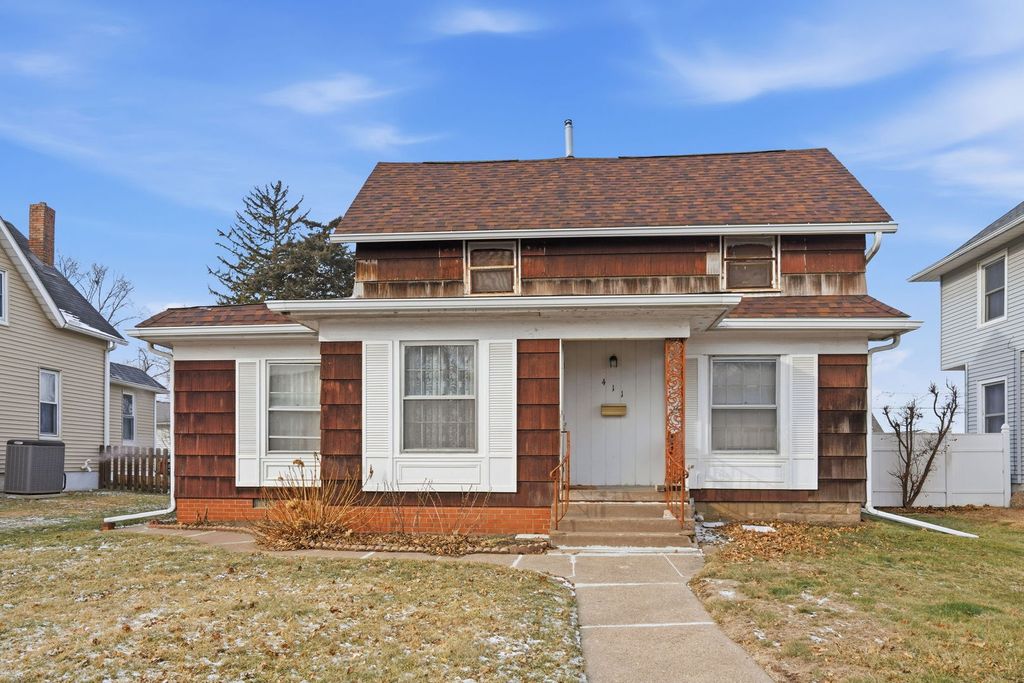 411 39th Street, Moline, IL 51265