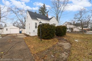 22373 Cyman Avenue, Warren, MI 48091