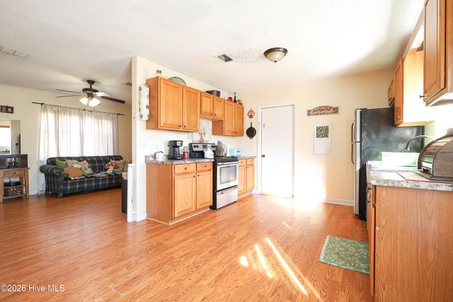 104 Crown Point Road, Hubert, NC 28539