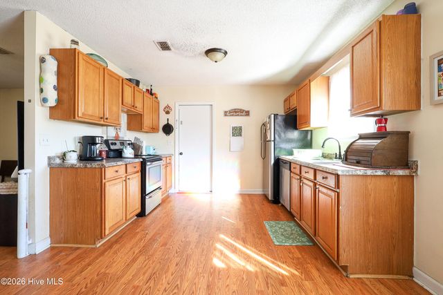 104 Crown Point Road, Hubert, NC 28539