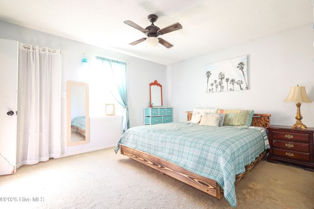 104 Crown Point Road, Hubert, NC 28539