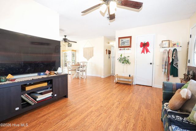 104 Crown Point Road, Hubert, NC 28539