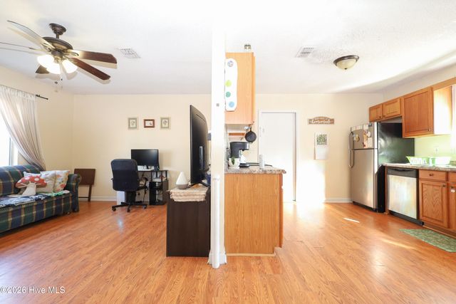 104 Crown Point Road, Hubert, NC 28539