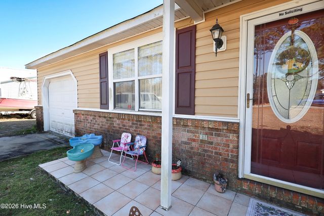 104 Crown Point Road, Hubert, NC 28539