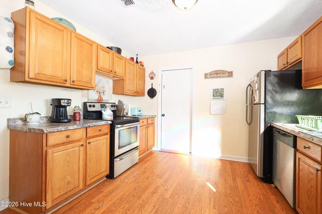 104 Crown Point Road, Hubert, NC 28539