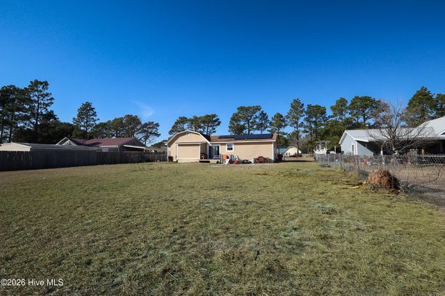 104 Crown Point Road, Hubert, NC 28539