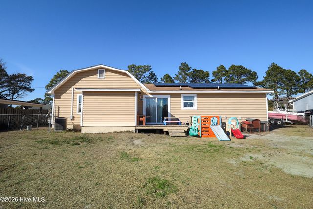 104 Crown Point Road, Hubert, NC 28539