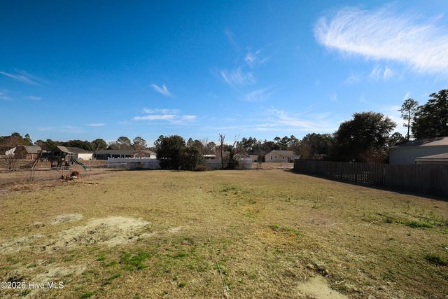 104 Crown Point Road, Hubert, NC 28539