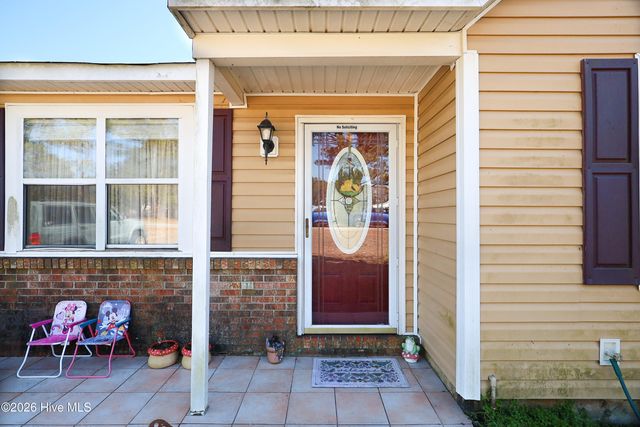 104 Crown Point Road, Hubert, NC 28539