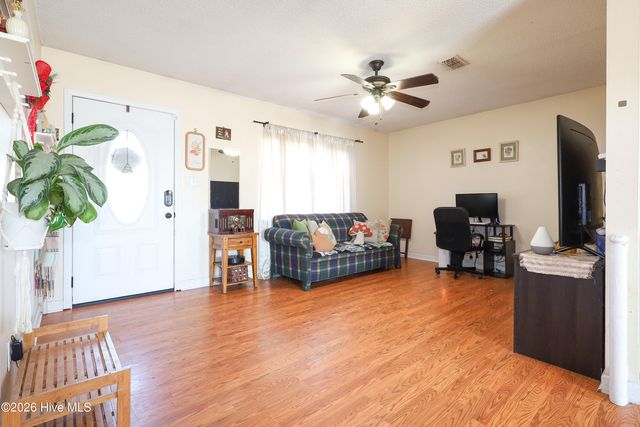 104 Crown Point Road, Hubert, NC 28539