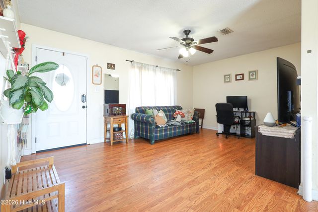 104 Crown Point Road, Hubert, NC 28539