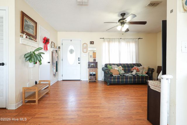 104 Crown Point Road, Hubert, NC 28539