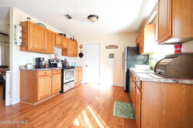 104 Crown Point Road, Hubert, NC 28539