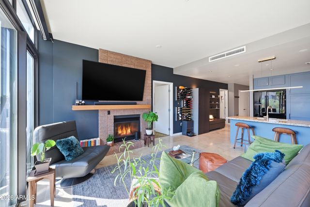 208 W PORTLAND Street 355, Phoenix, AZ 85003