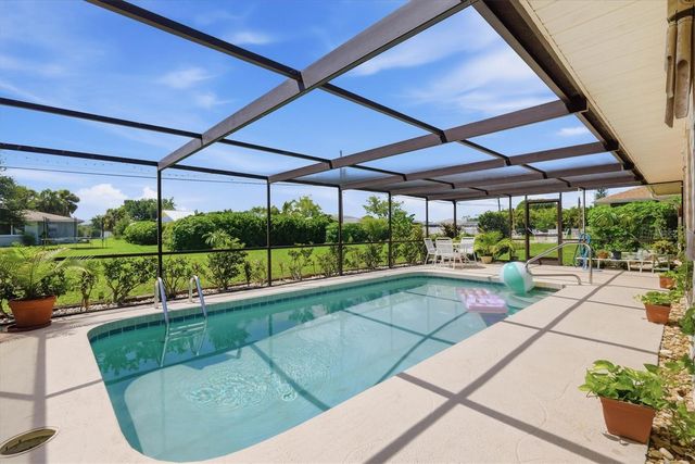 911 GASPARILLA BOULEVARD, Englewood, FL 34223