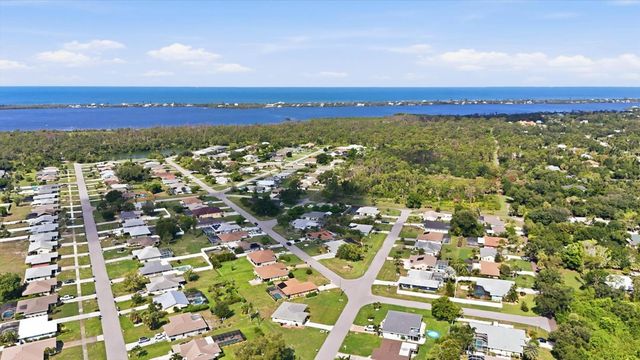 911 GASPARILLA BOULEVARD, Englewood, FL 34223