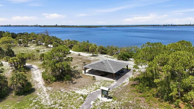 911 GASPARILLA BOULEVARD, Englewood, FL 34223