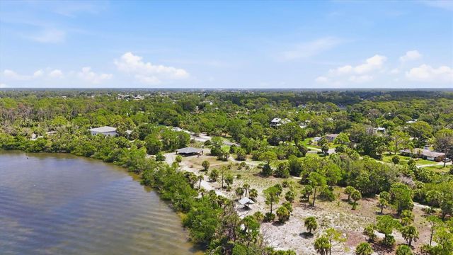 911 GASPARILLA BOULEVARD, Englewood, FL 34223