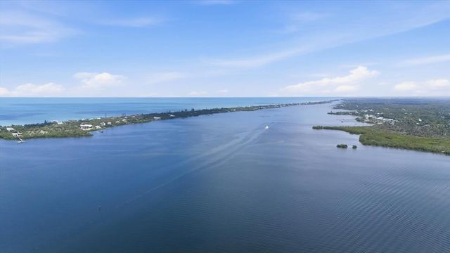 911 GASPARILLA BOULEVARD, Englewood, FL 34223