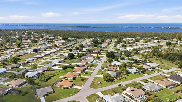 911 GASPARILLA BOULEVARD, Englewood, FL 34223