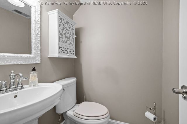 1822 Mountain Drive, South Charleston, WV 25303