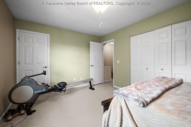 1822 Mountain Drive, South Charleston, WV 25303