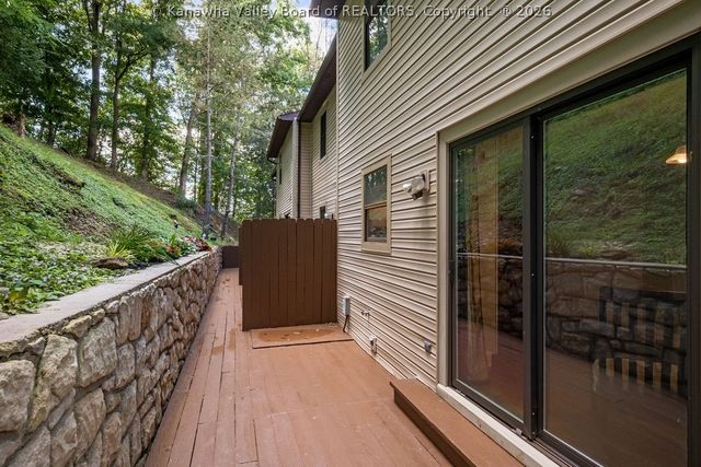 1822 Mountain Drive, South Charleston, WV 25303