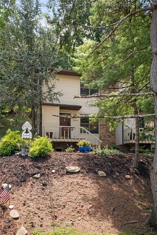 1822 Mountain Drive, South Charleston, WV 25303