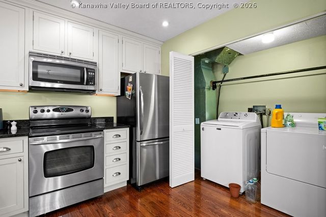 1822 Mountain Drive, South Charleston, WV 25303