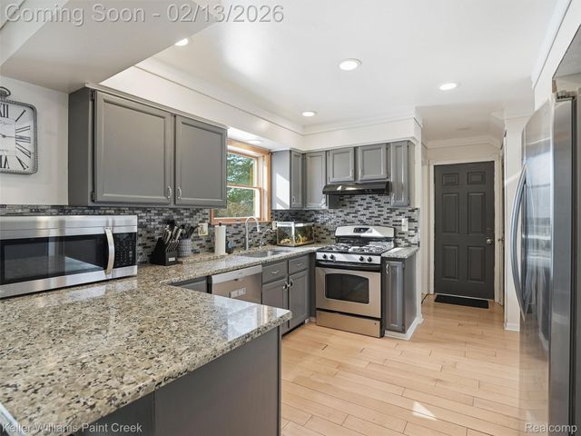 59195 Albert Lane, Lyon Charter Township, MI 48165