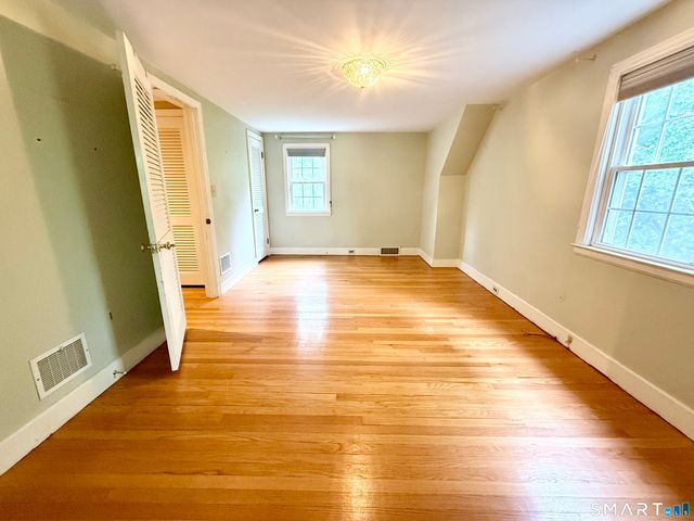 5 Knollwood Terrace East, Shelton, CT 06484