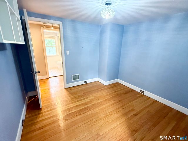5 Knollwood Terrace East, Shelton, CT 06484