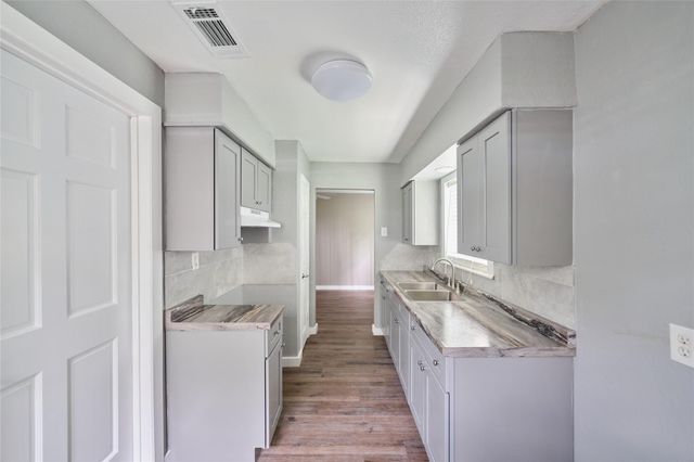 4914 Yellowstone Boulevard, Houston, TX 77021