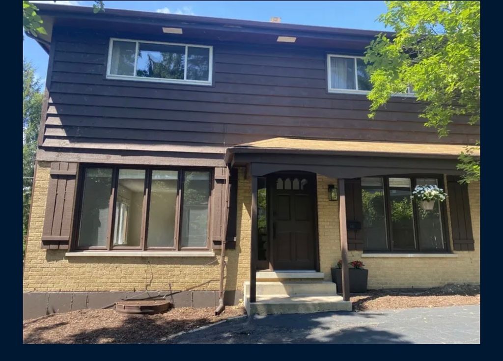 34 Washington Road, Lake Forest, IL 60045