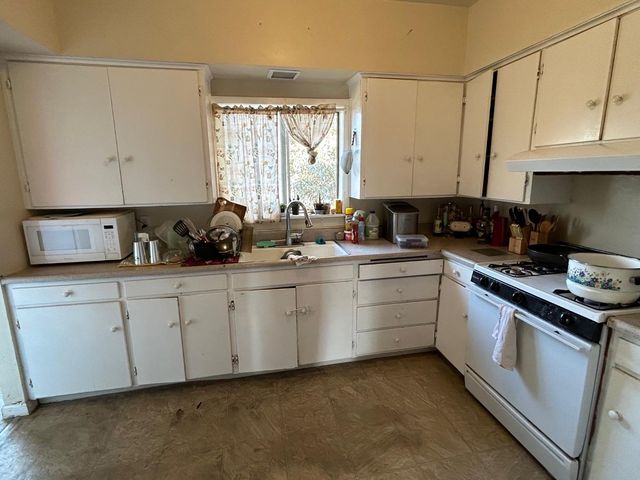 2226 Arrants Street, Selma, CA 93662