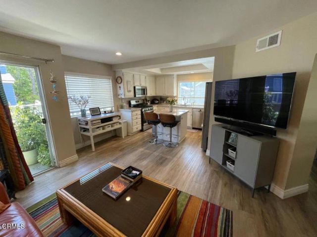 1044 Gilbert Lane, Ventura, CA 93003