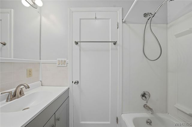 136 Kettering Drive, Tonawanda, NY 14223